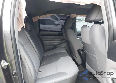 2015 Toyota Tacoma Prerunner V6 z USA, uszkodzony, nr VIN 3TMJU4GN7FM177409